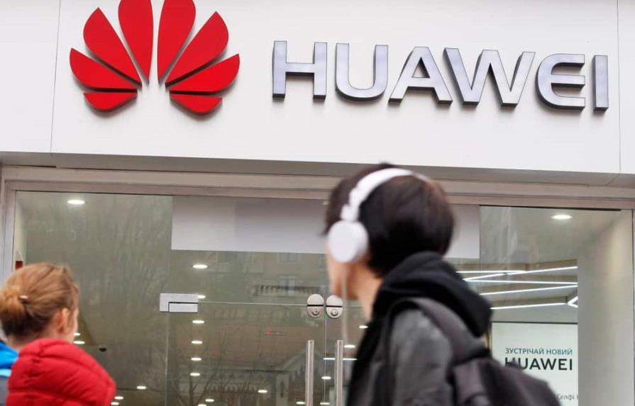 Las ganancias de Huawei se desploman e hija del fundador asume presidencia