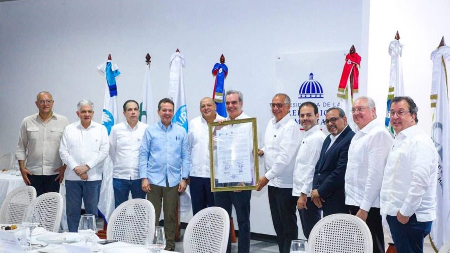 Empresarios e industriales reconocen al presidente Abinader