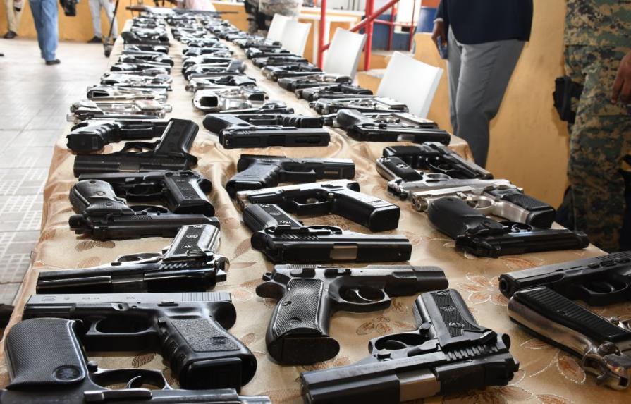 La venta de armas se dispara en Canadá ante planes para congelar su posesión