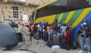 Apresan a un hombre transportaba 24 haitianos indocumentados en Montecristi