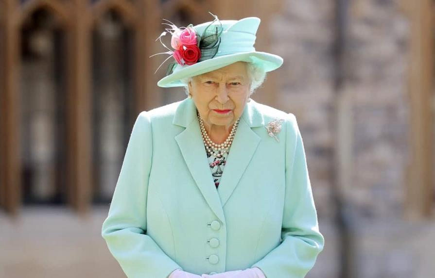 Isabel II pone broche de oro al jubileo de platino prometiendo seguir sirviendo al país