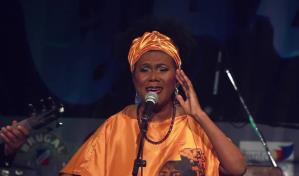 Agua, la nueva canción de la cantautora Xiomara Fortuna