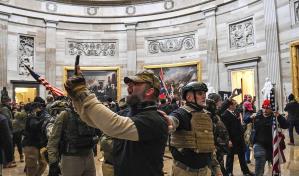 Acusan de sedición a 5 militantes de extrema derecha por invasión del Congreso en EEUU