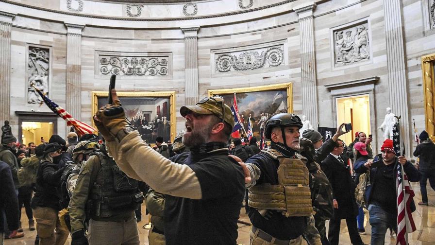 Acusan de sedición a 5 militantes de extrema derecha por invasión del Congreso en EEUU Acusan de sedición a 5 militantes de extrema derecha por invasión del Congreso en EEUU