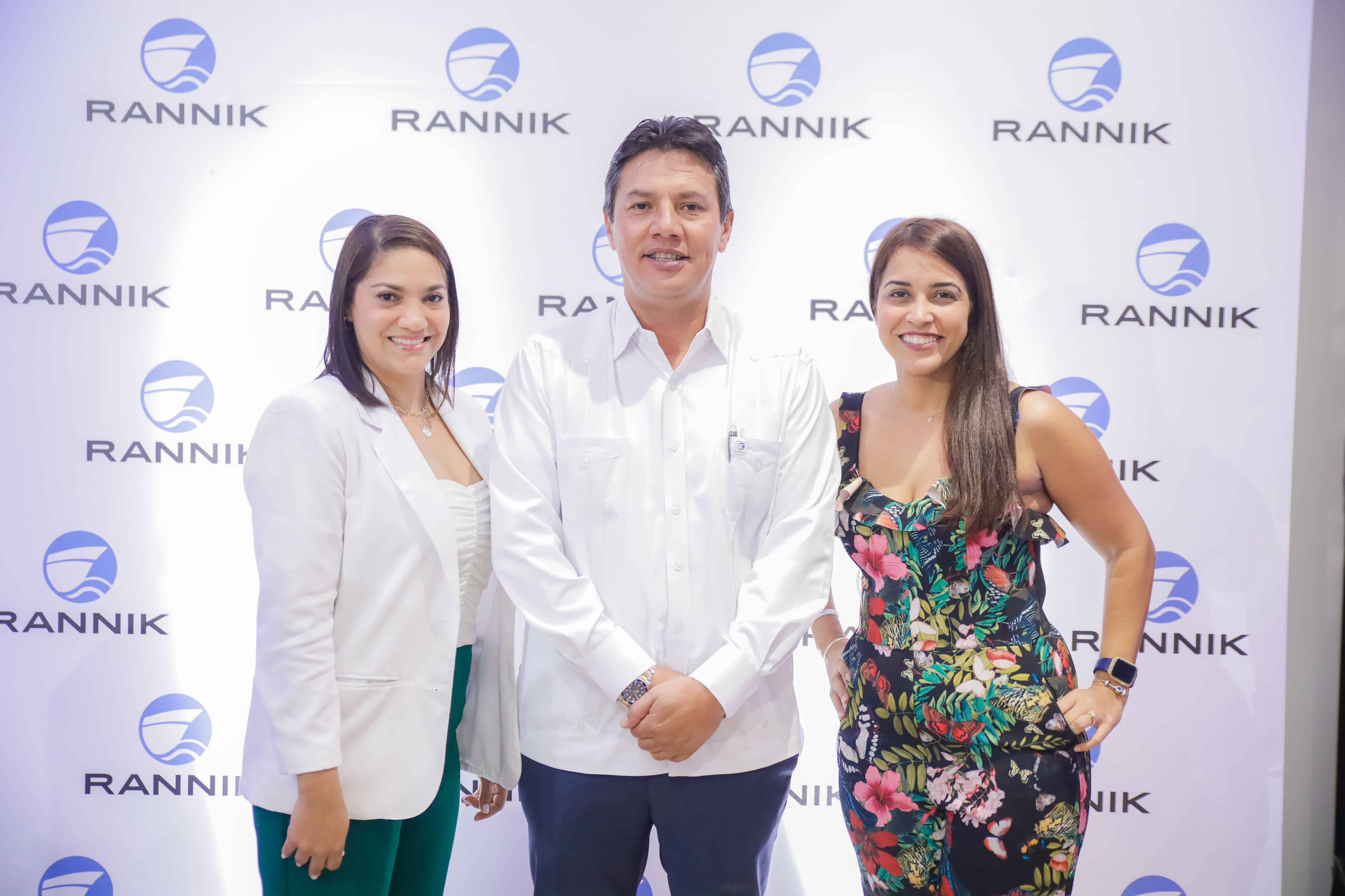 Jenny Matos, Harold Celis y Emely Pichardo.