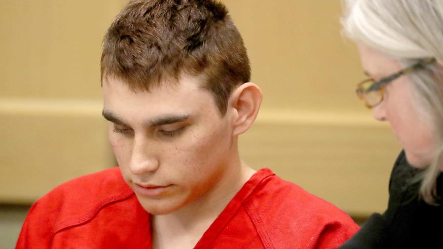 Autor de la matanza de Parkland pide aplazar juicio por los tiroteos en EEUU Autor de la matanza de Parkland pide aplazar juicio por los tiroteos en EEUU