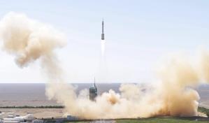 China logra su primera recuperaci&oacute;n en tierra de la primera etapa de un cohete