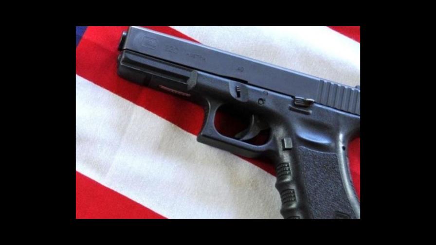 Un niño de dos años mata a su padre de un disparo accidental en Florida Un niño de dos años mata a su padre de un disparo accidental en Florida