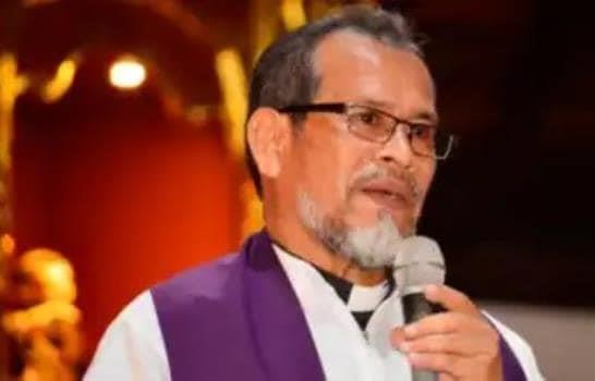 Sacerdote nicaragüense Manuel García es acusado por violencia hacia una mujer