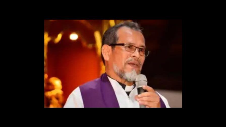 Sacerdote nicaragüense Manuel García es acusado por violencia hacia una mujer