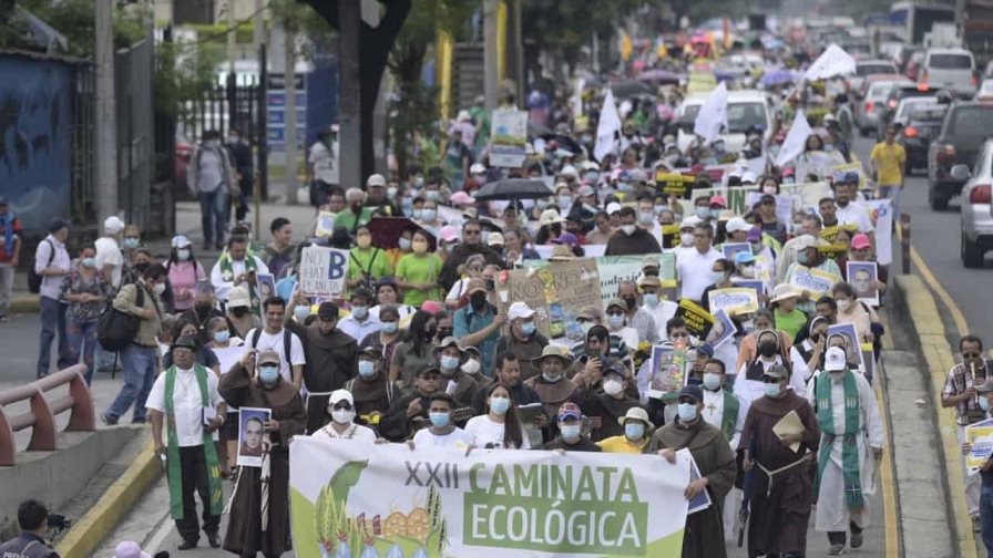 Ecologistas salvadoreños temen impacto ambiental por ciudad bitcóin