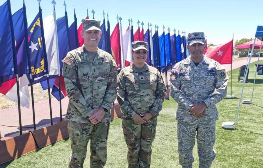 Mujer de origen dominicano asume mando de base militar de Estados Unidos