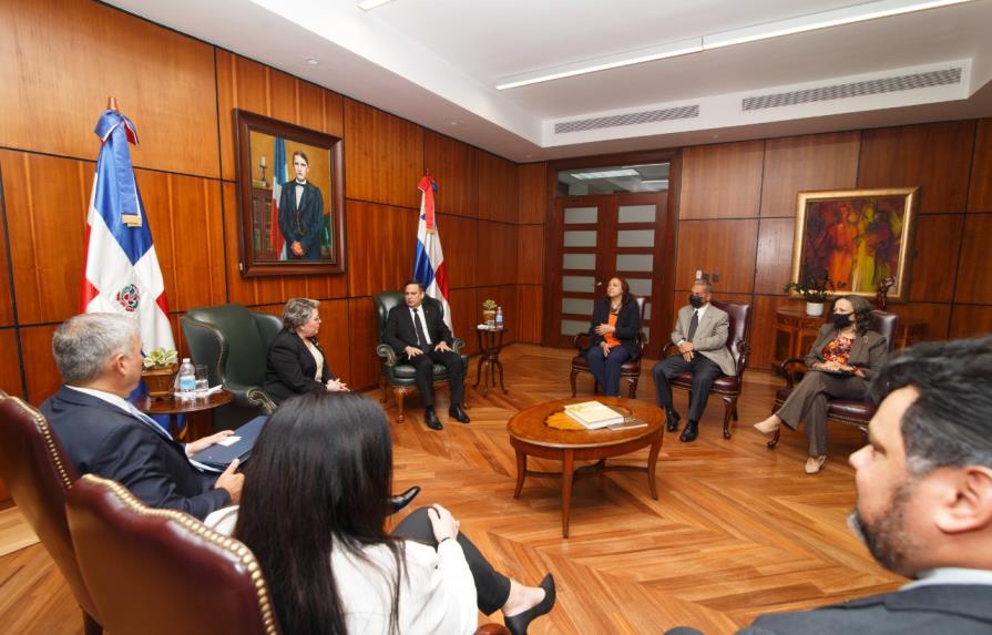 Jueces de Corte Suprema de Panamá socializan con miembros del Poder Judicial dominicano