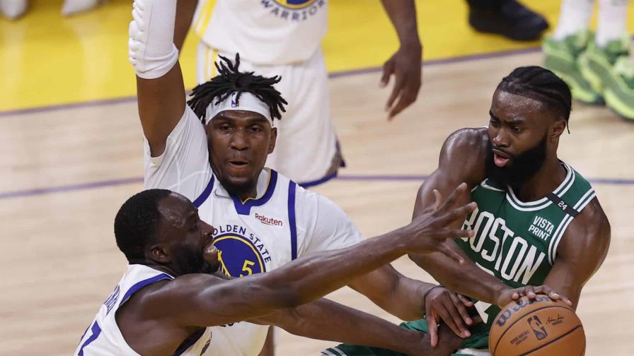 Warriors y Celtics se unen para pedir el fin de violencia por armas en EE.UU. Warriors y Celtics se unen para pedir el fin de violencia por armas en EE.UU.