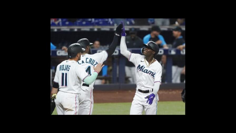 Chisholm pega dos jonrones, incluido grand slam; Marlins ganan