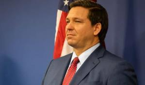 El gobernador de Florida firma una ley de seguridad escolar tras la masacre en una escuela de Texas, EEUU