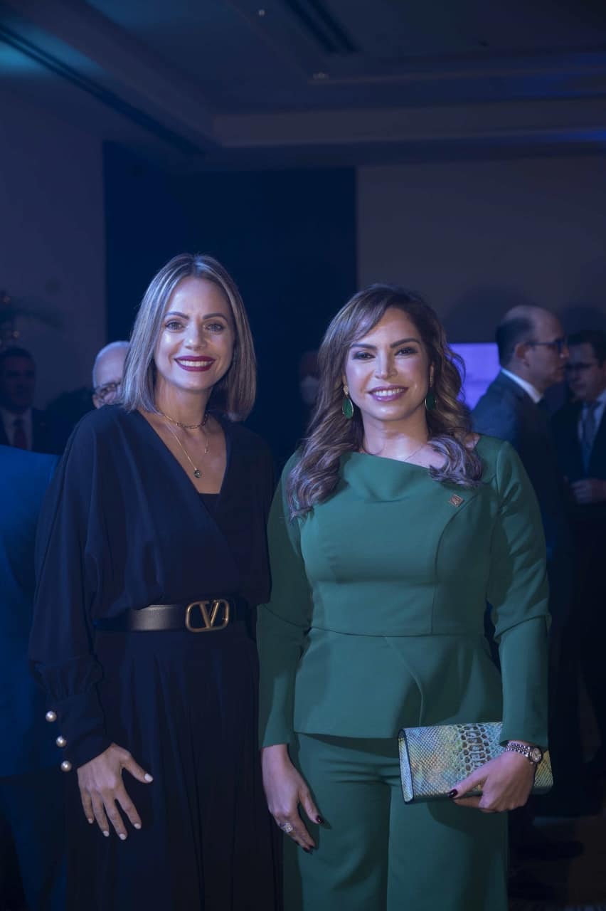 Sachenka Cabrera y Linda Valette.