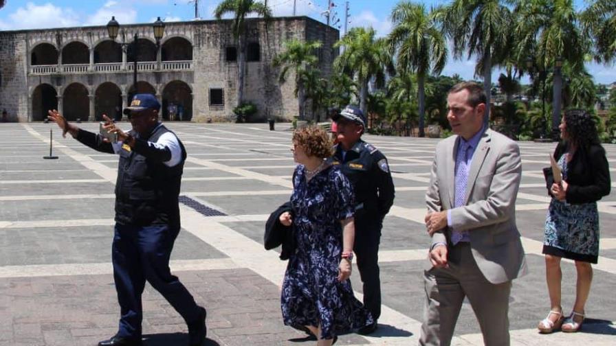 En últimos 12 meses, embajada de EEUU adjudicó 35,000 visas de inmigrante en RD