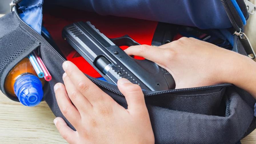 Juez ordena que siga detenida la niña de 10 años que mató a una mujer en EEUU