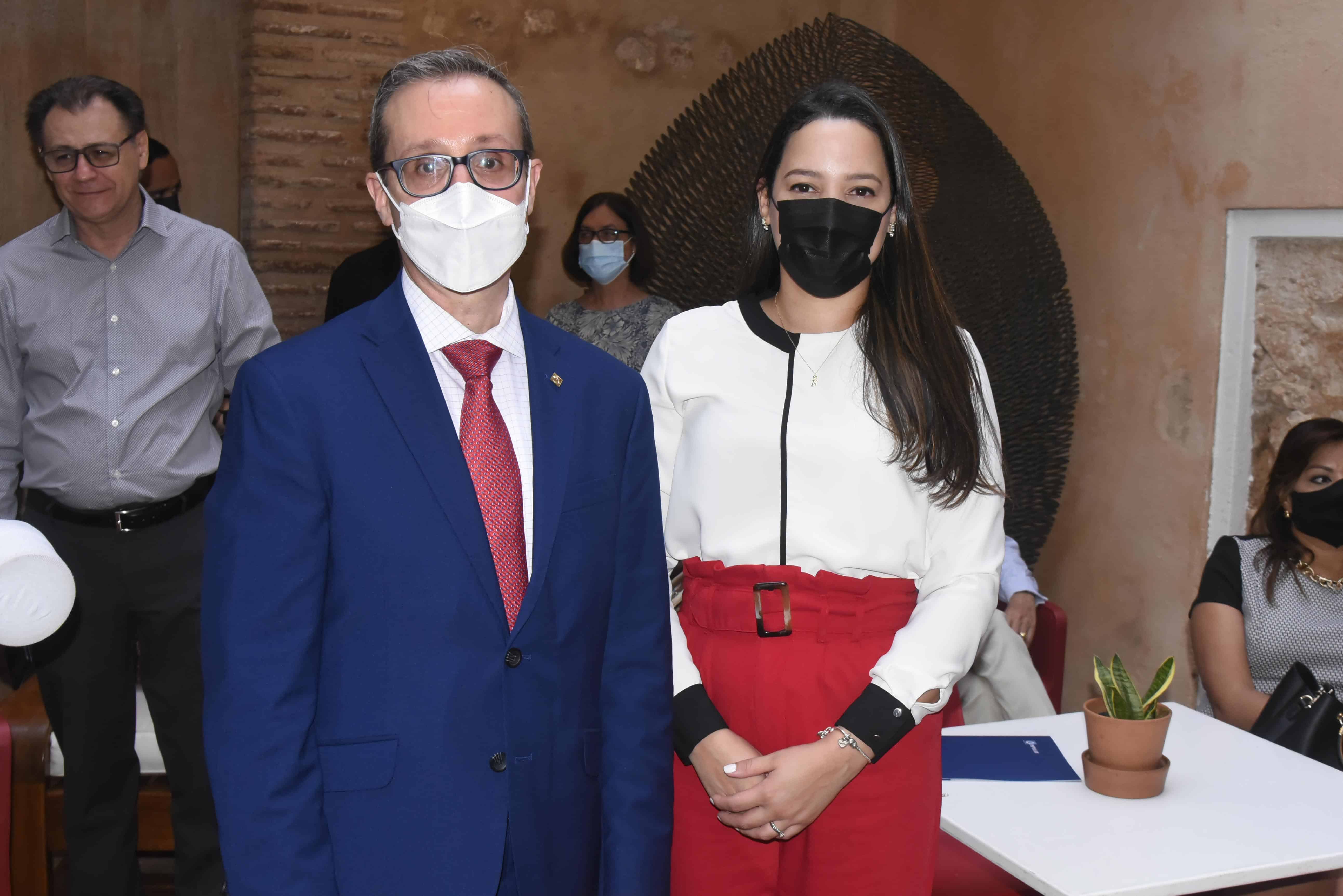 Esteban Martínez Murga y Laura Rodríguez.