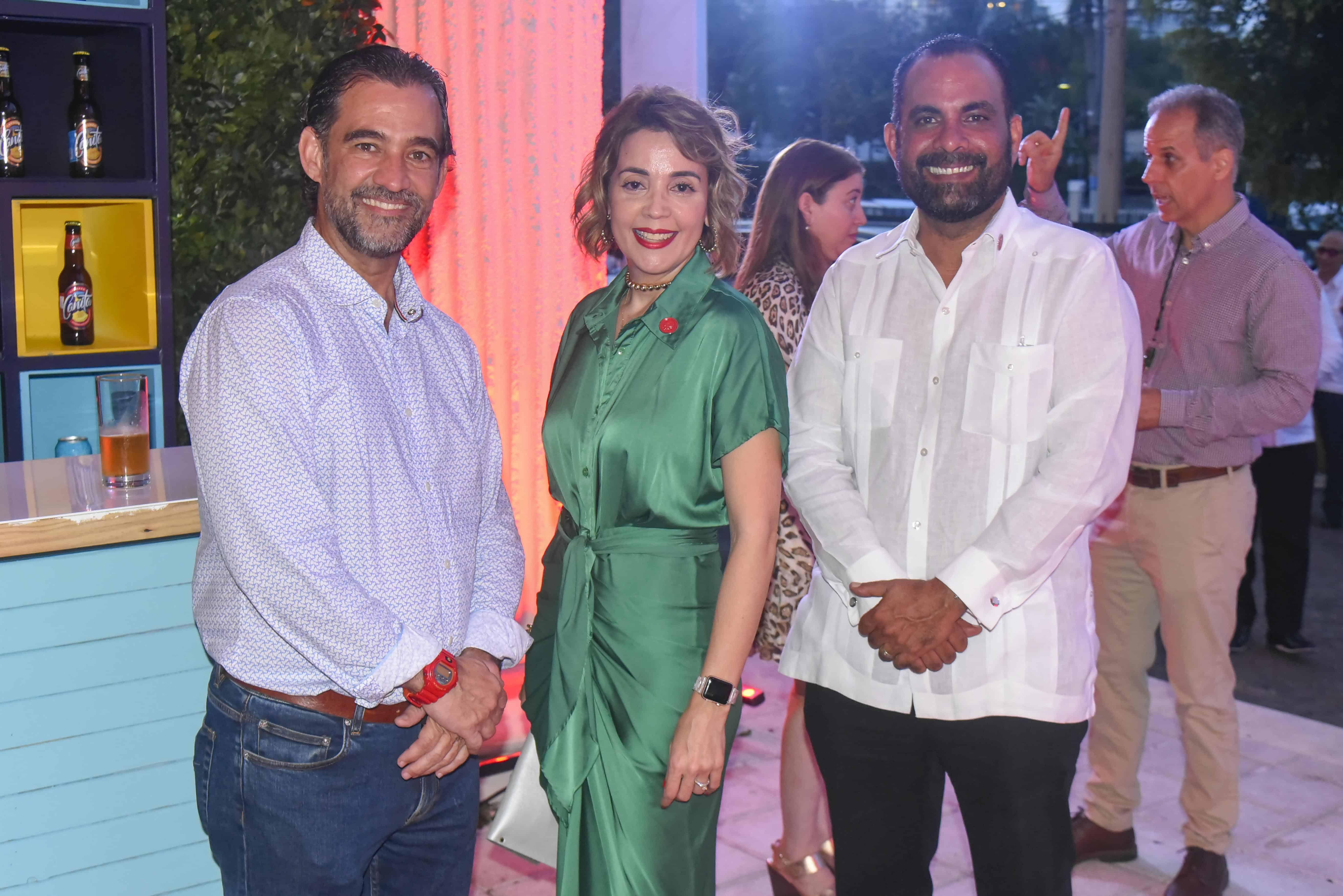 Jorge Urgal, Patricia Roedán y Osiris Pimentel. 