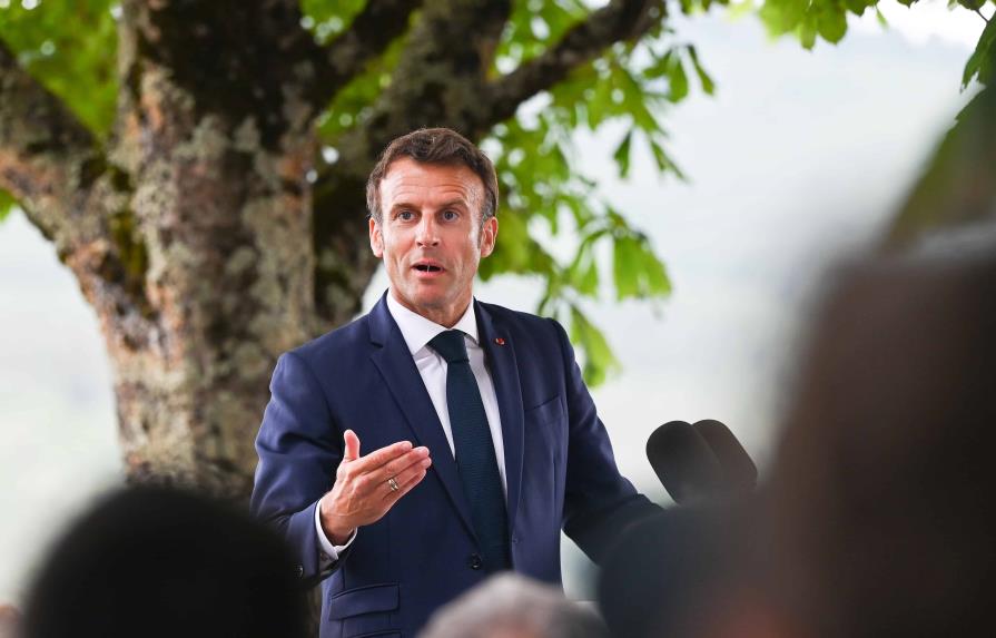 Macron inicia mañana una ronda de consultas con los jefes parlamentarios