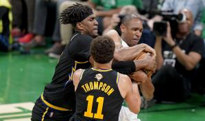 Celtics vence a Warriors y se va arriba 2-1 en la final de la NBA