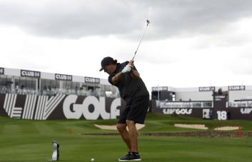 Liga saudí pone a Mickelson en el foco de las críticas