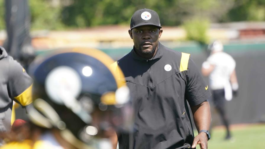 Brian Flores se enfoca en Steelers y no en demanda contra NFL Brian Flores se enfoca en Steelers y no en demanda contra NFL