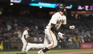 VÍDEO | Gigantes ganan a Rockies por un error en el décimo