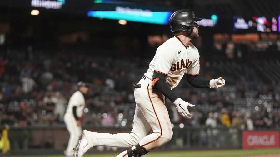 VÍDEO | Gigantes ganan a Rockies por un error en el décimo VÍDEO | Gigantes ganan a Rockies por un error en el décimo