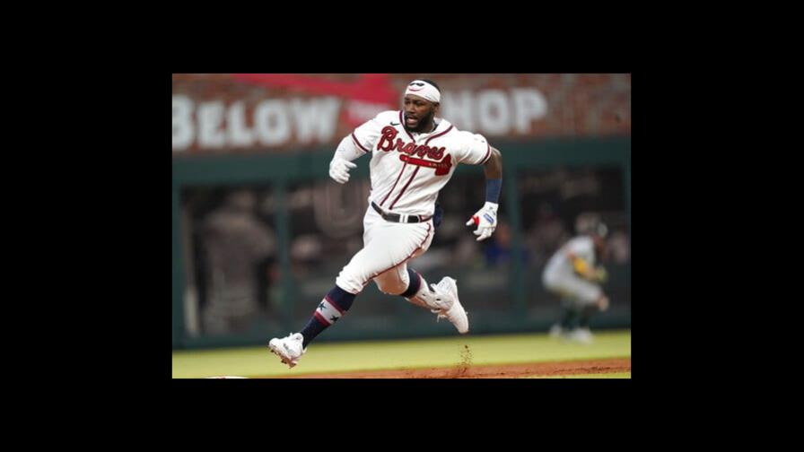 Triple de Michael Harris guía a Bravos a triunfo sobre Atléticos