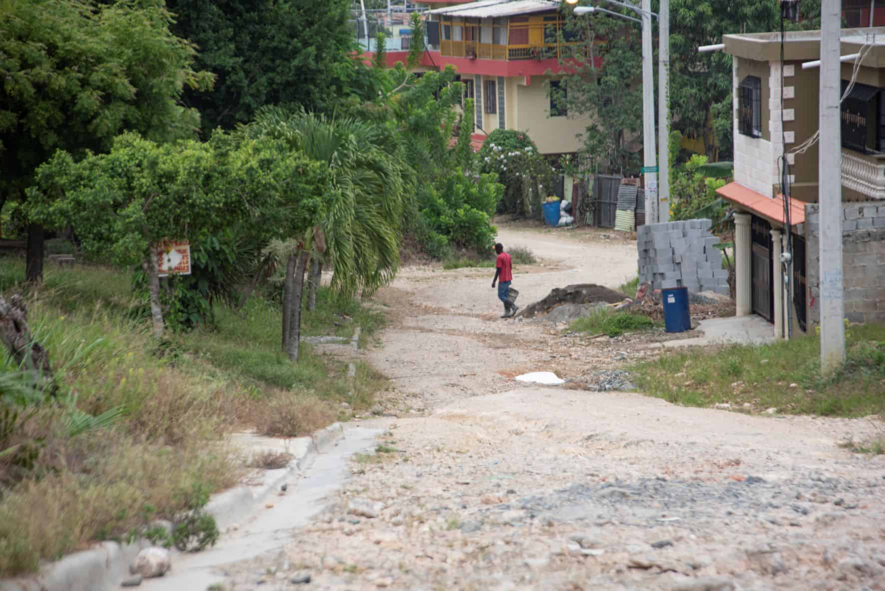 La mayorUa de las calles están inservible en el sector La Mano de Dios