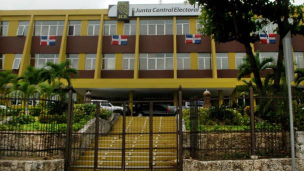 JCE llama a concurso para contratar 428 instructores electorales