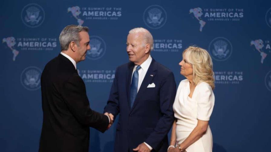 Luis Abinader y Joe Biden intercambian saludos antes de la apertura de la Cumbre de Las Américas