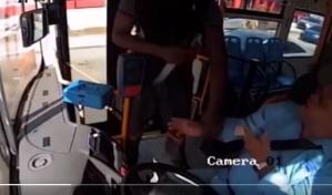 La Policía apresa a individuo que asaltó con un cuchillo un autobús del corredor Charles de Gaulle