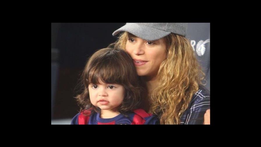 Shakira y Piqué captados separados durante partido de su hijo Milan