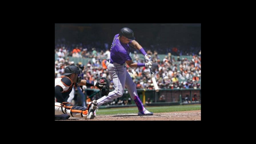 Daza rompe el empate y Rockies vencen a erráticos Gigantes