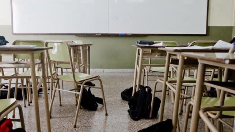 Buenos Aires prohíbe a los maestros usar chiques o tod@s en las escuelas