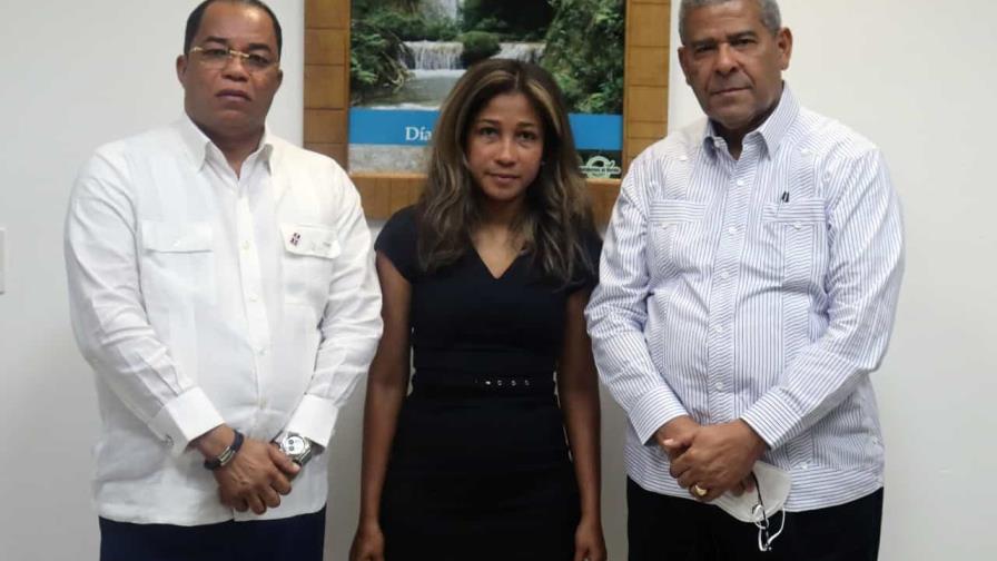 Titulares del MAP y la Controlaría dicen procesos administrativos continúan en Medio Ambiente