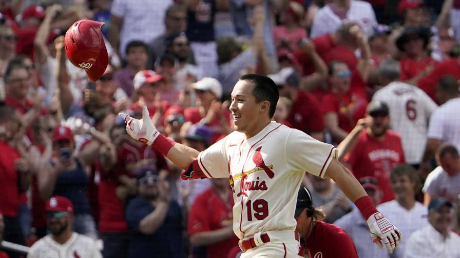 VÍDEO | Edman define con jonrón; Cardenales superan a Rojos