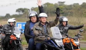 Bolsonaro lidera caravana de motociclistas en EEUU tras inaugurar consulado