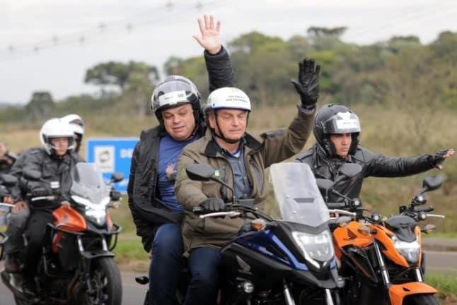 Bolsonaro lidera caravana de motociclistas en EEUU tras inaugurar consulado