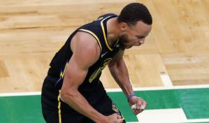 Curry brilla con 43 puntos; Warriors empatan Finales