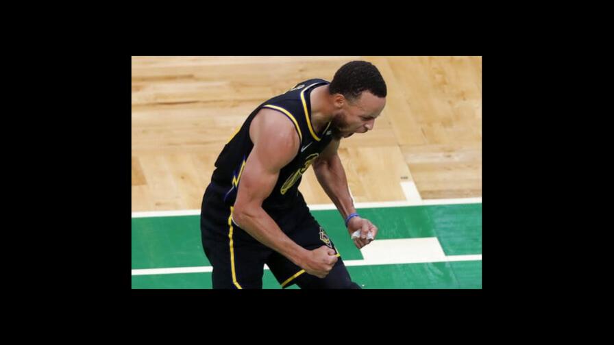 Curry brilla con 43 puntos; Warriors empatan Finales Curry brilla con 43 puntos; Warriors empatan Finales