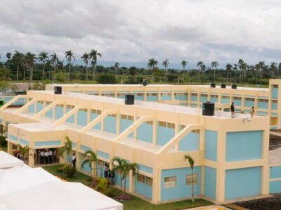 Cuatro reclusos heridos durante riña en cárcel El Pinito