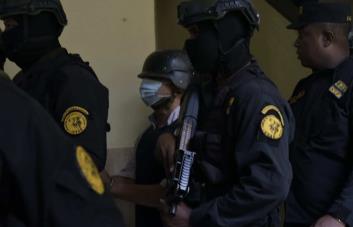 Dictan un año de prisión preventiva contra matador de Orlando Jorge Mera