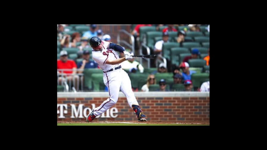 Duvall pega 2 jonrones, Bravos ganan su 11mo seguido