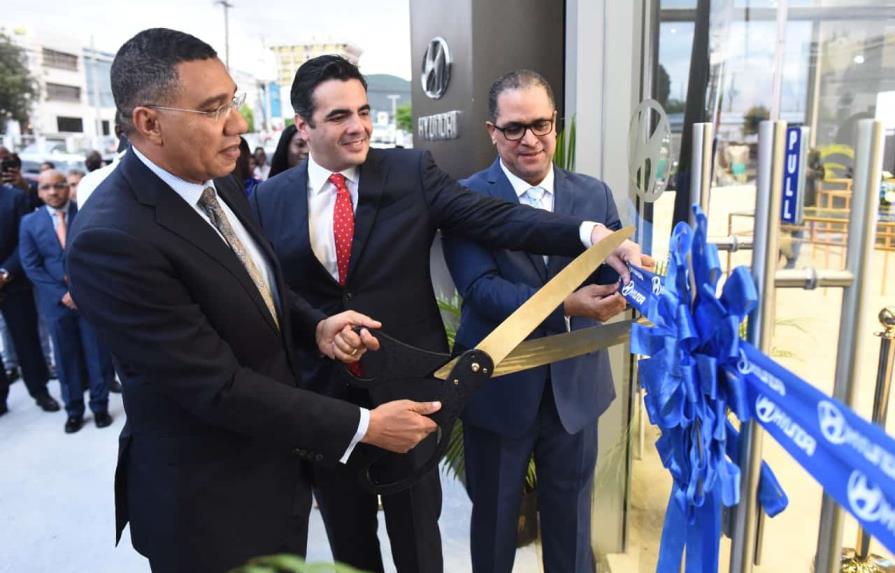 Magna Motors celebra su séptimo aniversario en Jamaica con nuevo showroom de clase mundial