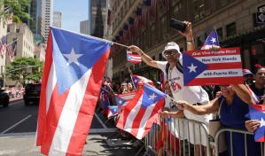 La alegría de los puertorriqueños inunda la Quinta Avenida de Nueva York